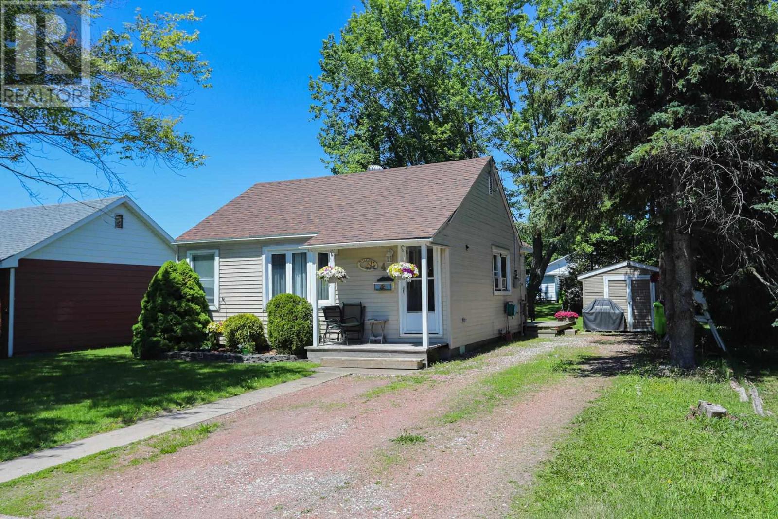 40 Montgomery Ave, Sault Ste. Marie, Ontario P6B 1M5 - Photo 29 - SM261577