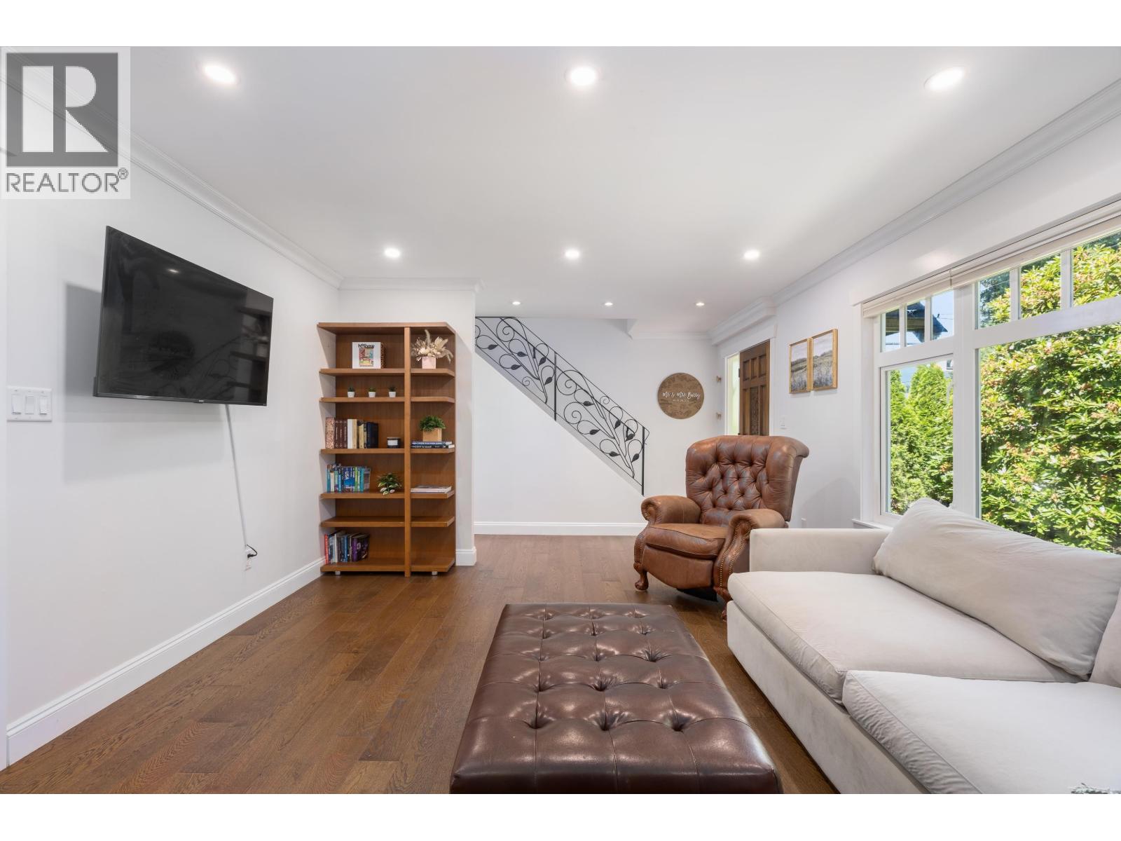 457 W 23rd Street, North Vancouver, British Columbia  V7M 2B8 - Photo 5 - R3139357
