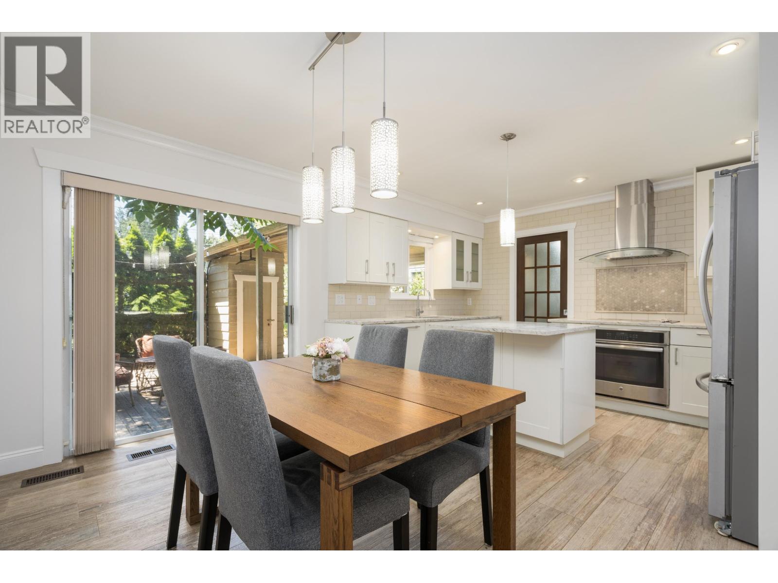 457 W 23rd Street, North Vancouver, British Columbia  V7M 2B8 - Photo 8 - R3139357