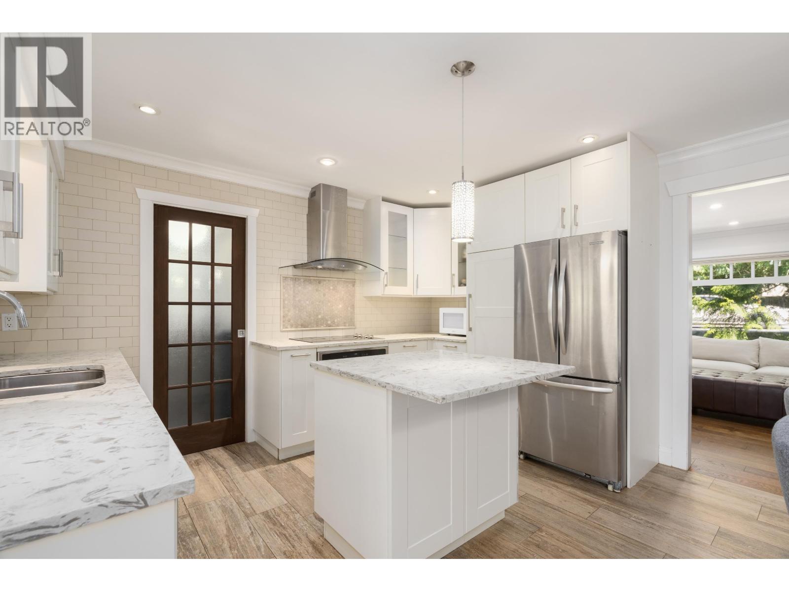 457 W 23rd Street, North Vancouver, British Columbia  V7M 2B8 - Photo 9 - R3139357