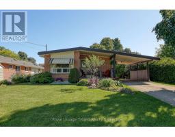 272 BRENDA CRESCENT, Woodstock, Ontario