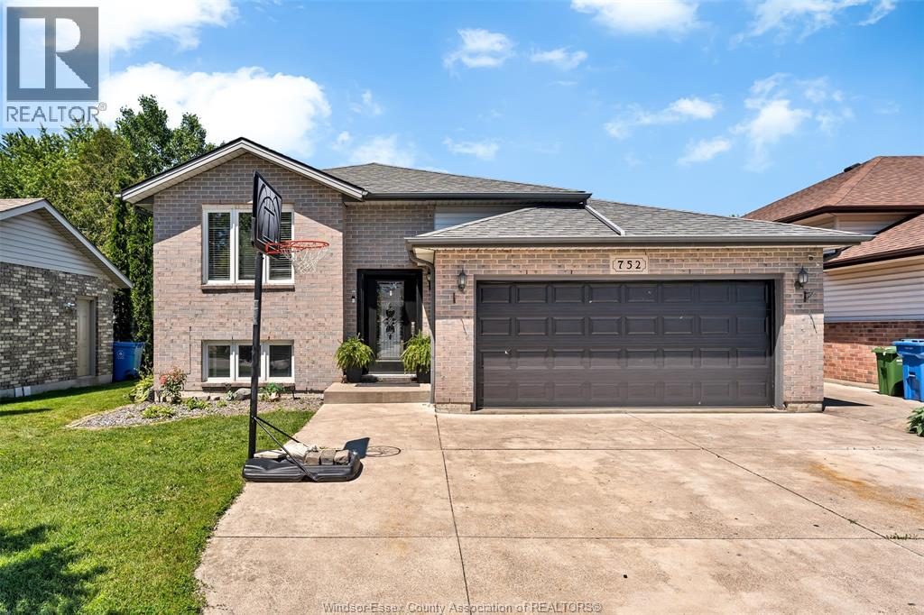 MLS# 26015003: 752 HELENA CRESCENT, Belle River, Canada