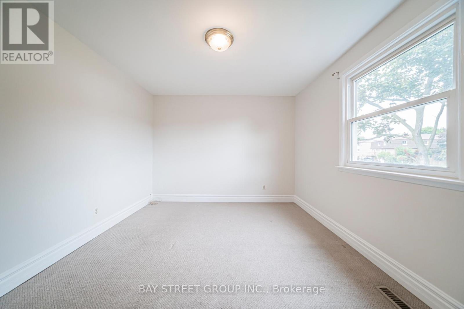 296 Killdeer Street W, Oshawa, Ontario  L1G 6X3 - Photo 8 - E13482082