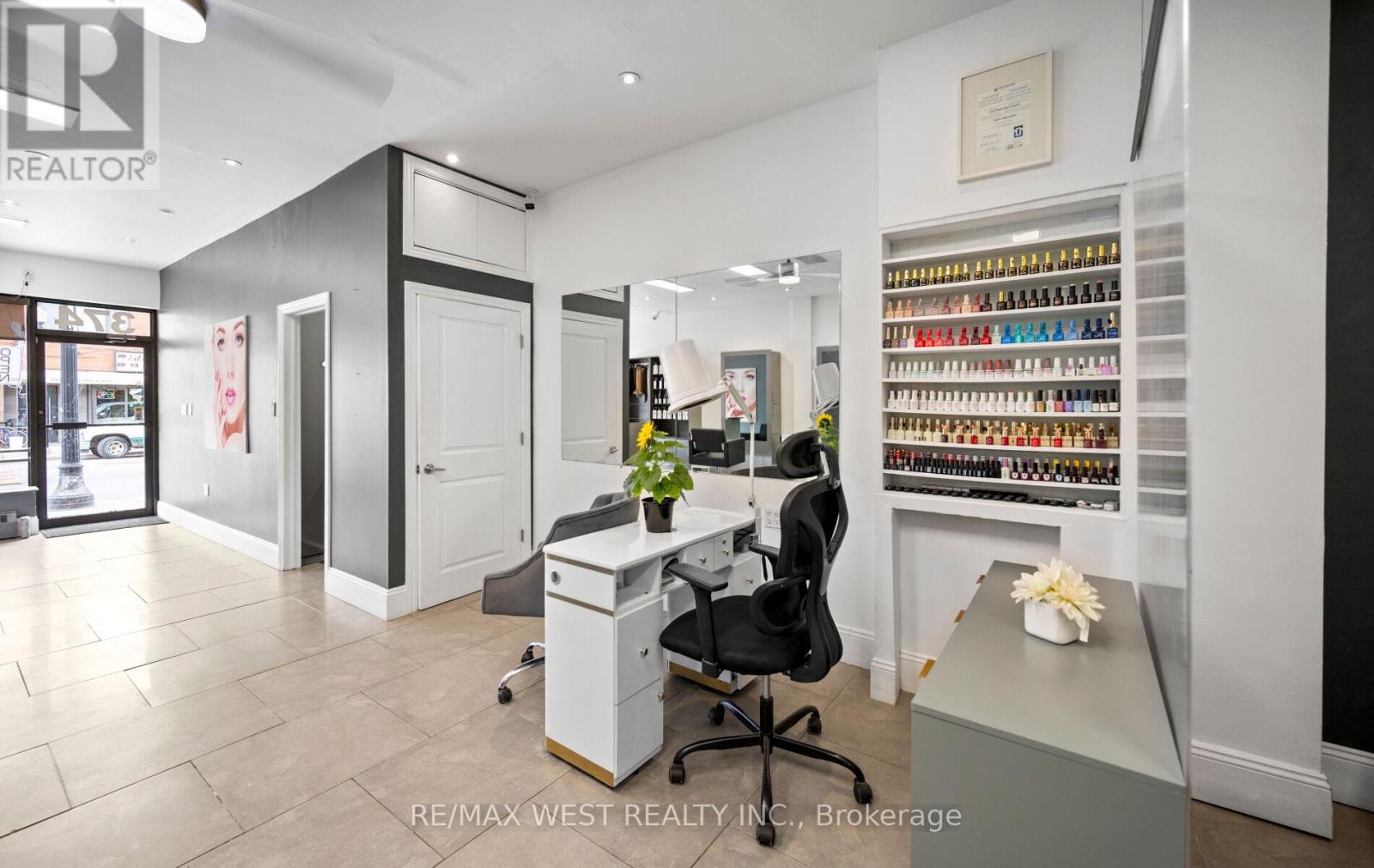 374 Oakwood Avenue, Toronto, Ontario  M6E 2W3 - Photo 10 - C13483200