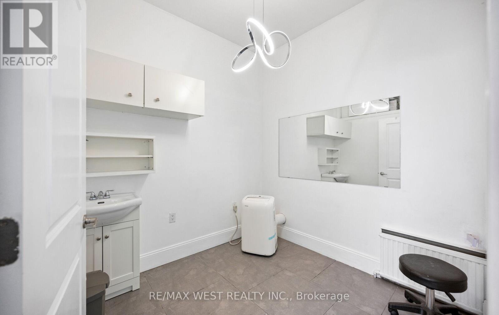 374 Oakwood Avenue, Toronto, Ontario  M6E 2W3 - Photo 14 - C13483200