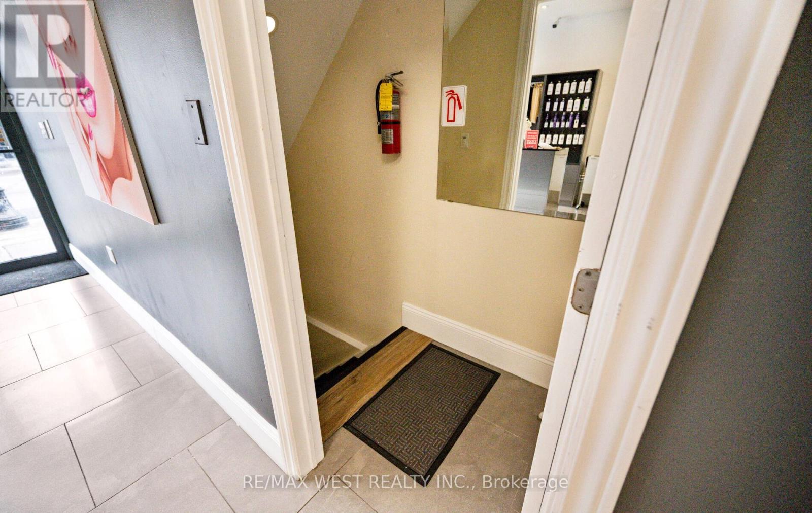 374 Oakwood Avenue, Toronto, Ontario  M6E 2W3 - Photo 15 - C13483200