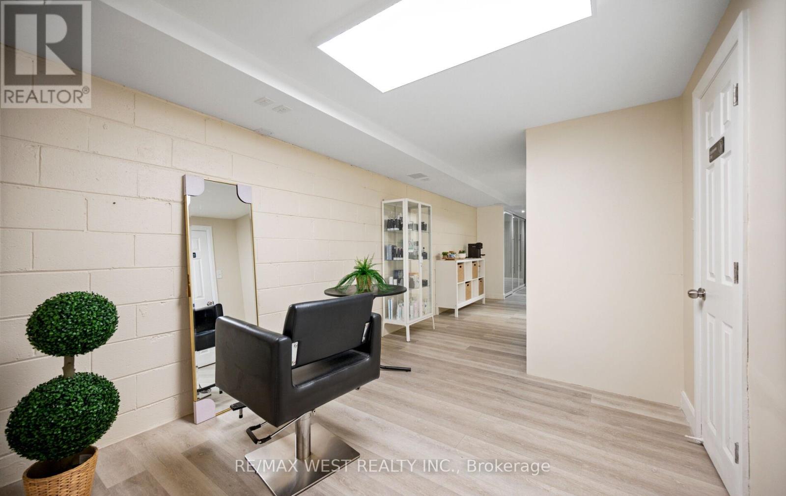 374 Oakwood Avenue, Toronto, Ontario  M6E 2W3 - Photo 21 - C13483200