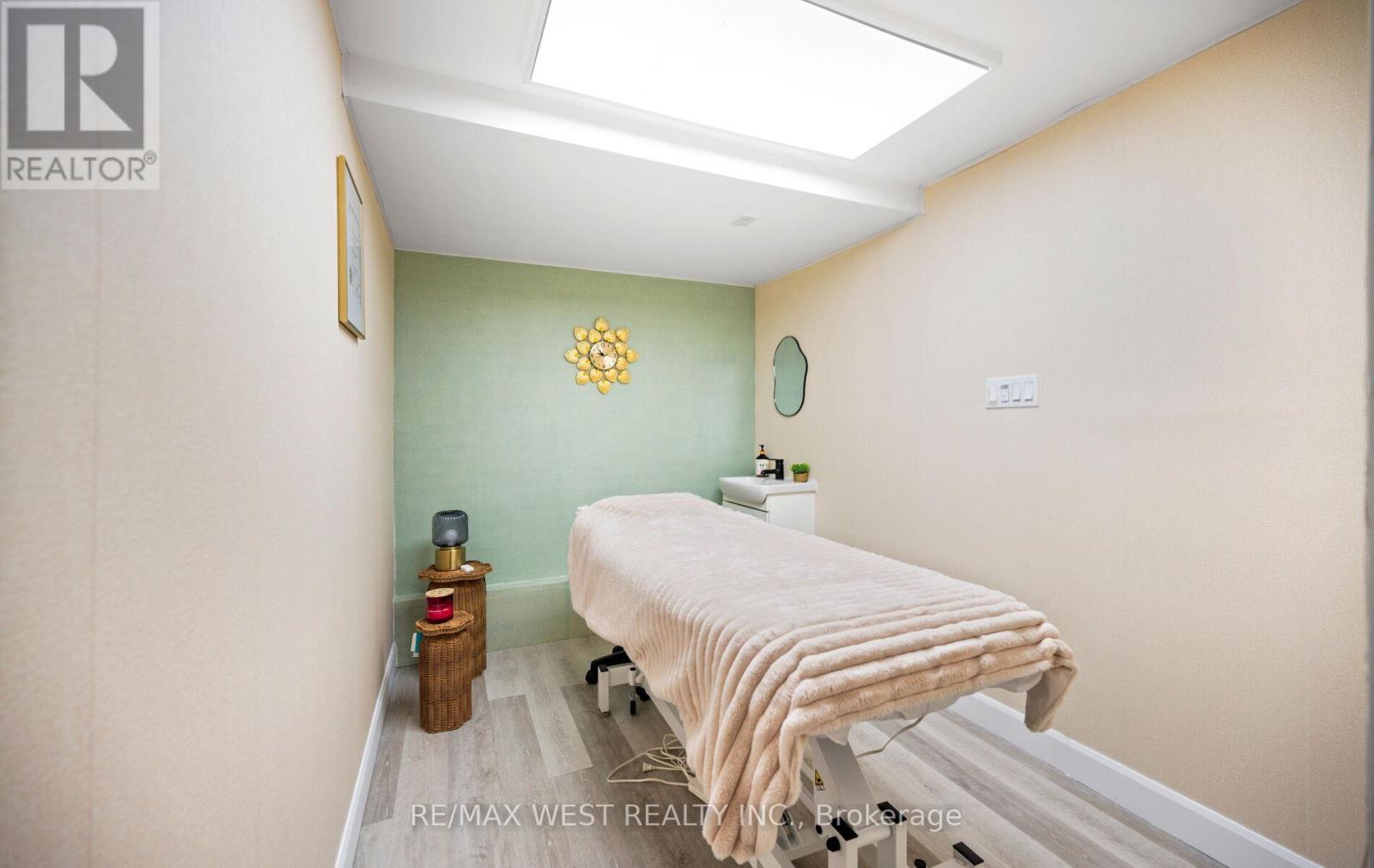 374 Oakwood Avenue, Toronto, Ontario  M6E 2W3 - Photo 22 - C13483200