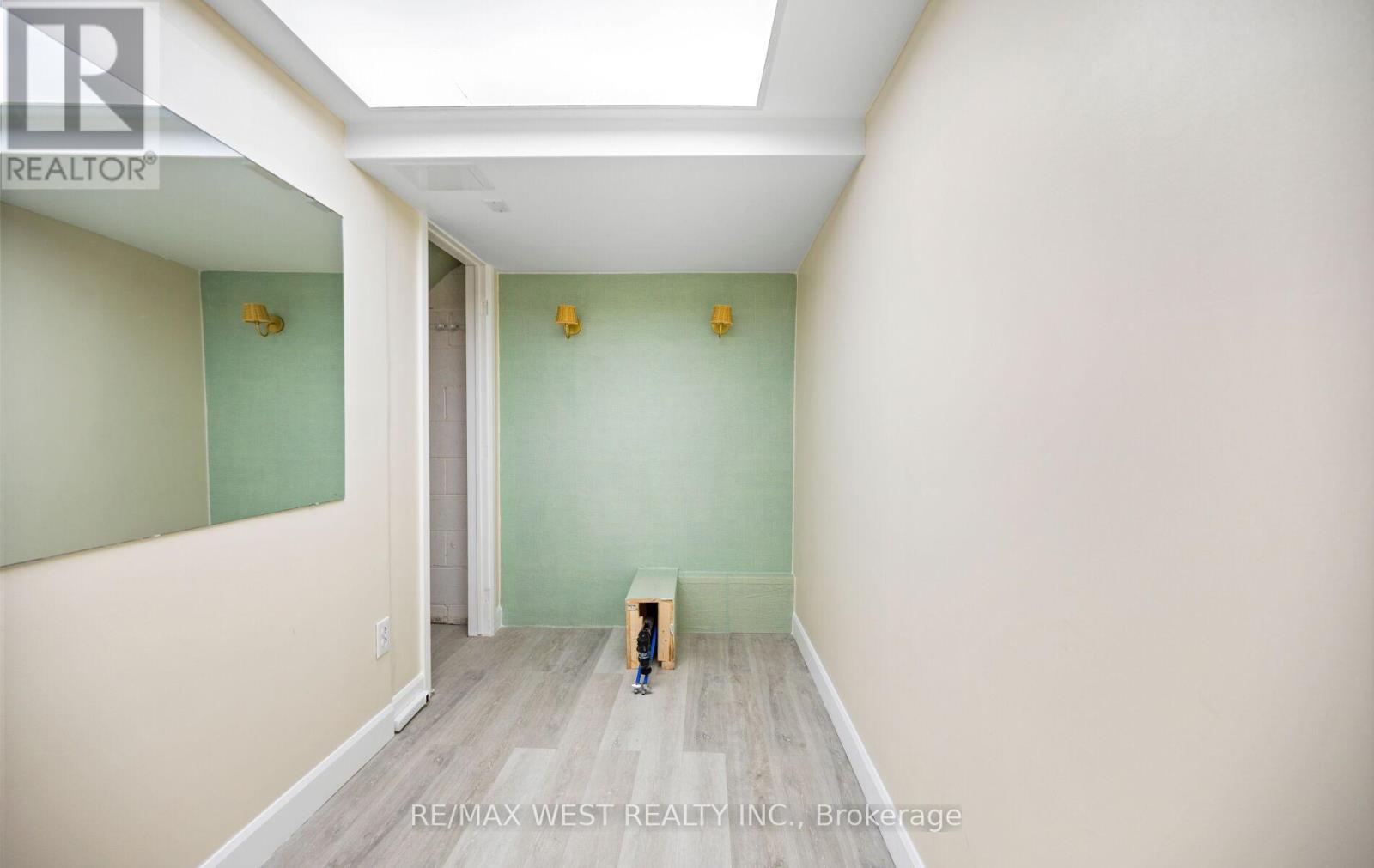 374 Oakwood Avenue, Toronto, Ontario  M6E 2W3 - Photo 23 - C13483200