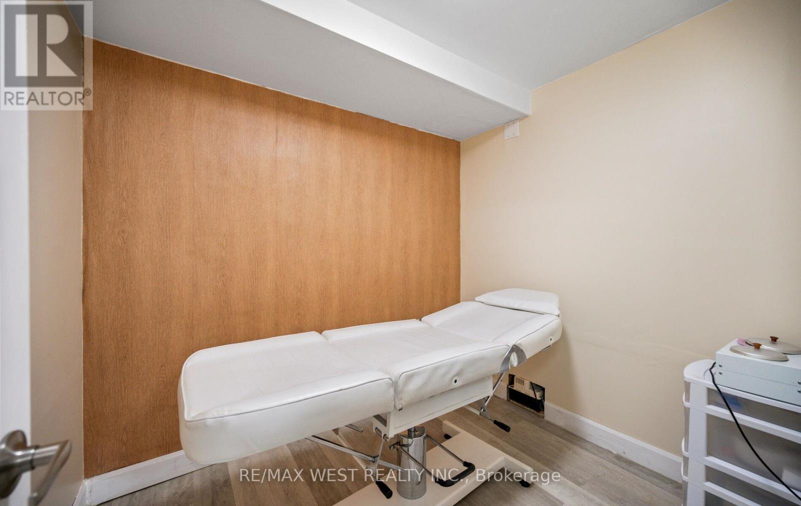 374 Oakwood Avenue, Toronto, Ontario  M6E 2W3 - Photo 25 - C13483200