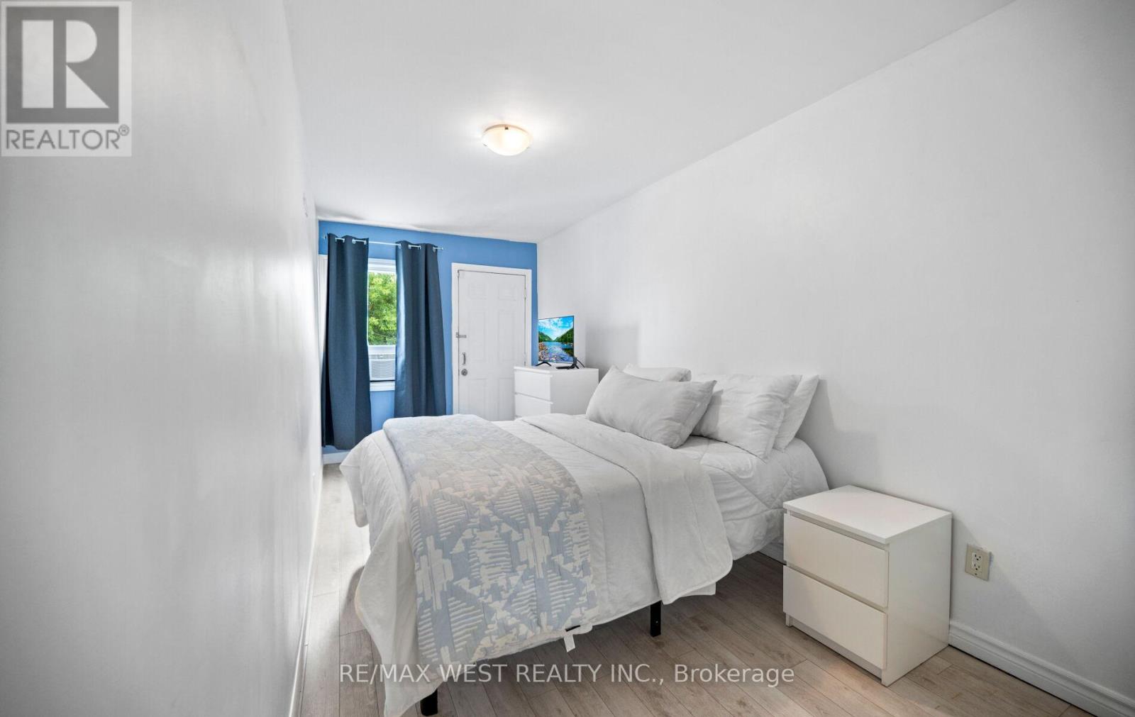 374 Oakwood Avenue, Toronto, Ontario  M6E 2W3 - Photo 39 - C13483200