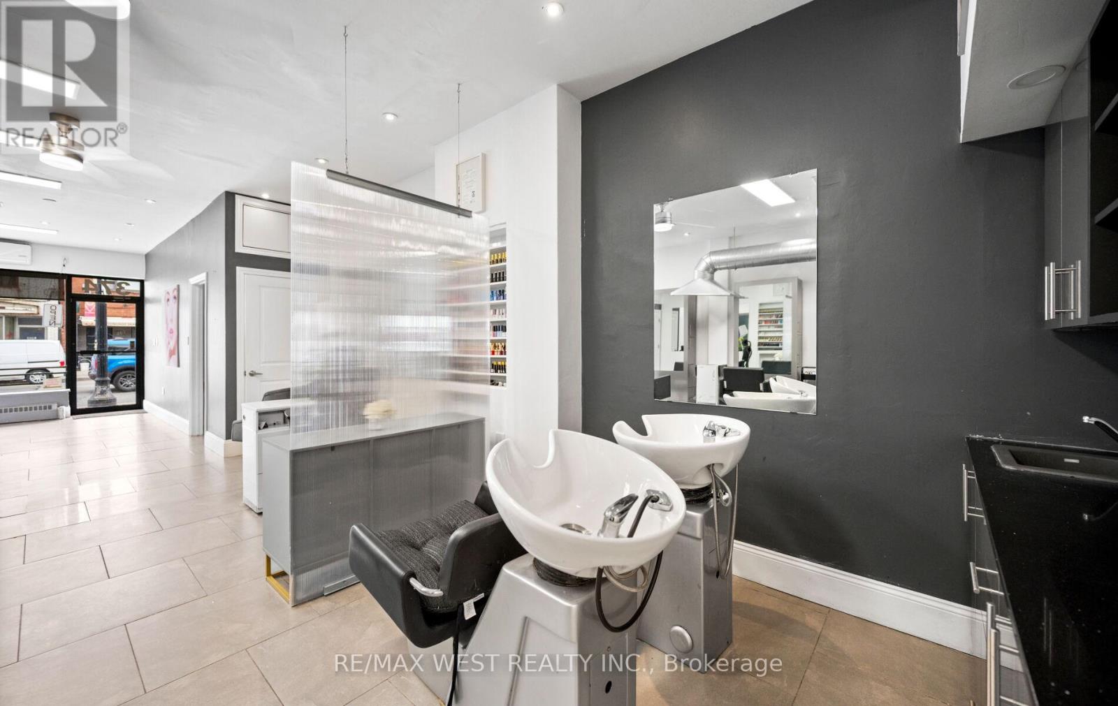 374 Oakwood Avenue, Toronto, Ontario  M6E 2W3 - Photo 6 - C13483200