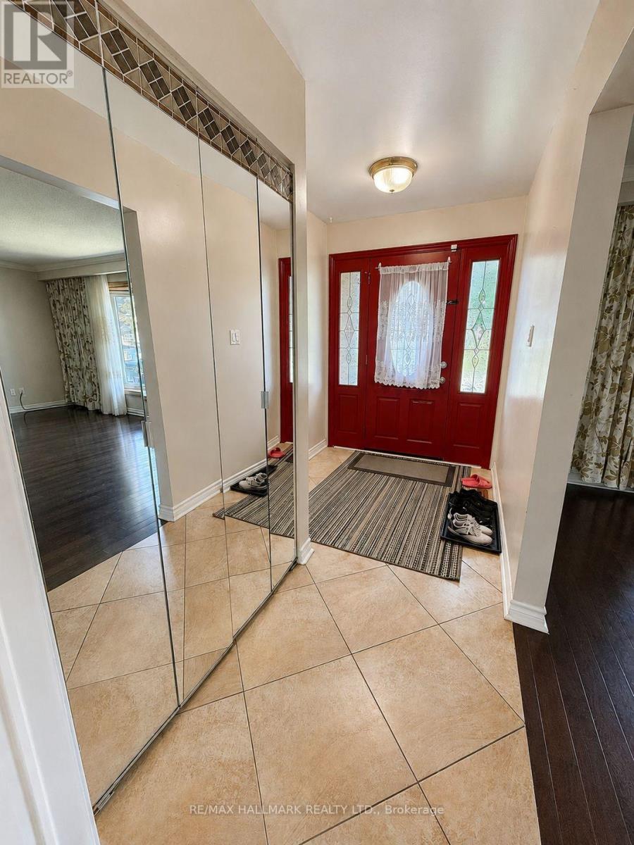 29 Charles Tupper Drive, Toronto, Ontario  M1C 2A8 - Photo 2 - E13483204