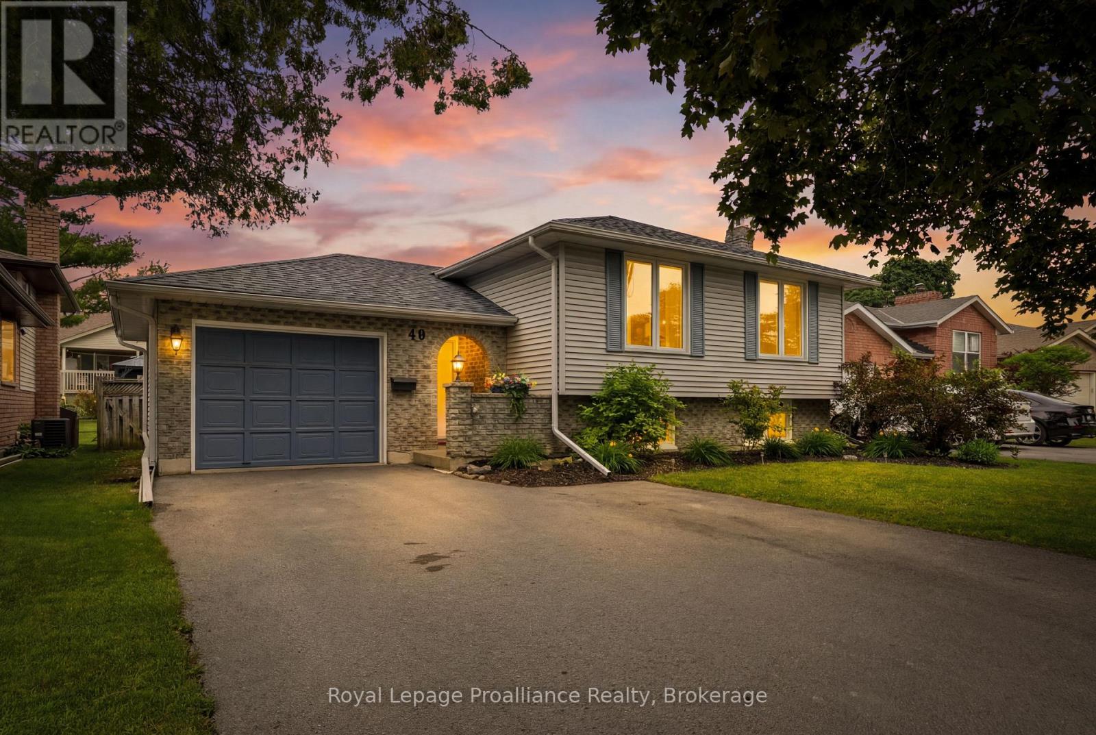 40 SPRINGBROOK CRESCENT, Belleville, Ontario