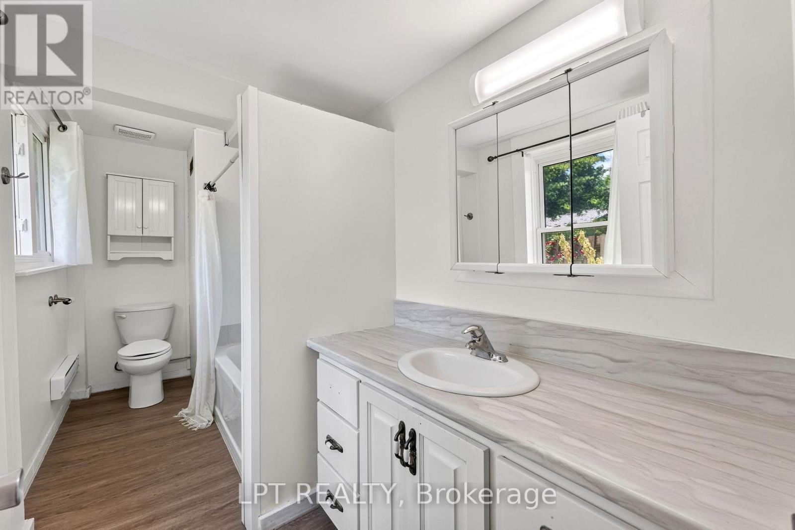 269 Richmond Street, North Middlesex, Ontario  N0M 2K0 - Photo 11 - X13483294