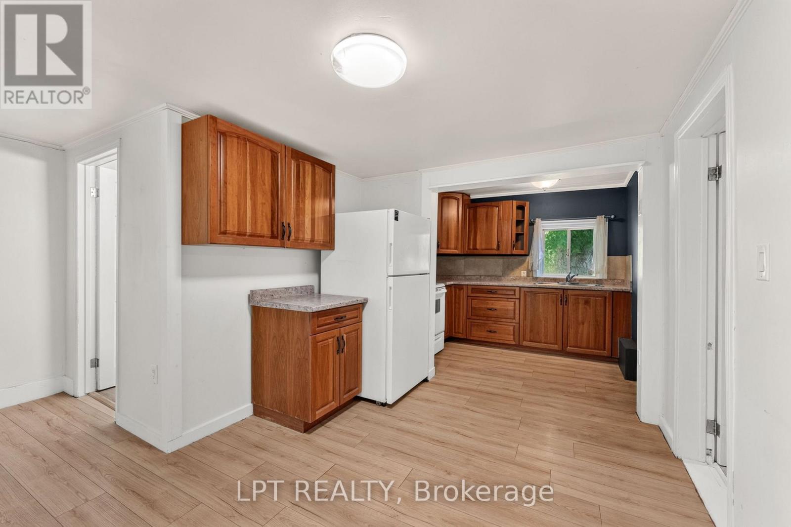 269 Richmond Street, North Middlesex, Ontario  N0M 2K0 - Photo 14 - X13483294