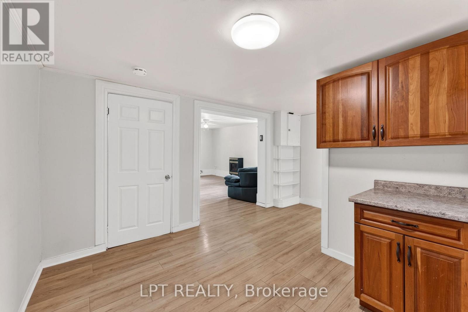 269 Richmond Street, North Middlesex, Ontario  N0M 2K0 - Photo 16 - X13483294