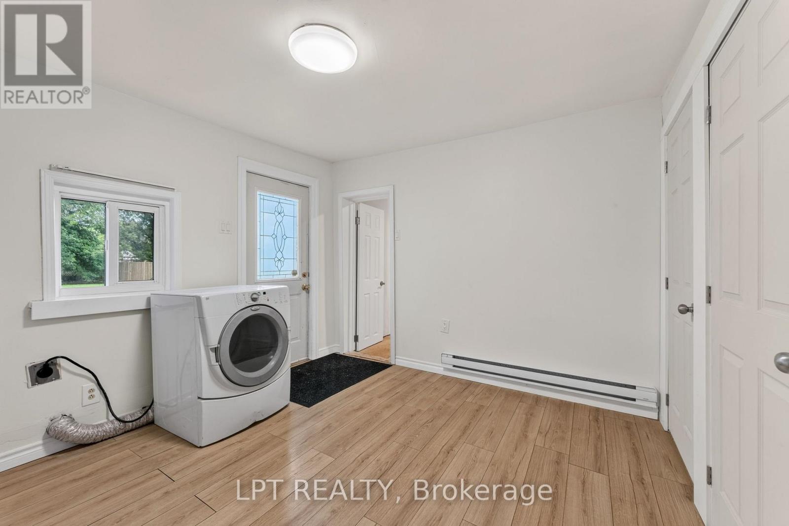 269 Richmond Street, North Middlesex, Ontario  N0M 2K0 - Photo 20 - X13483294