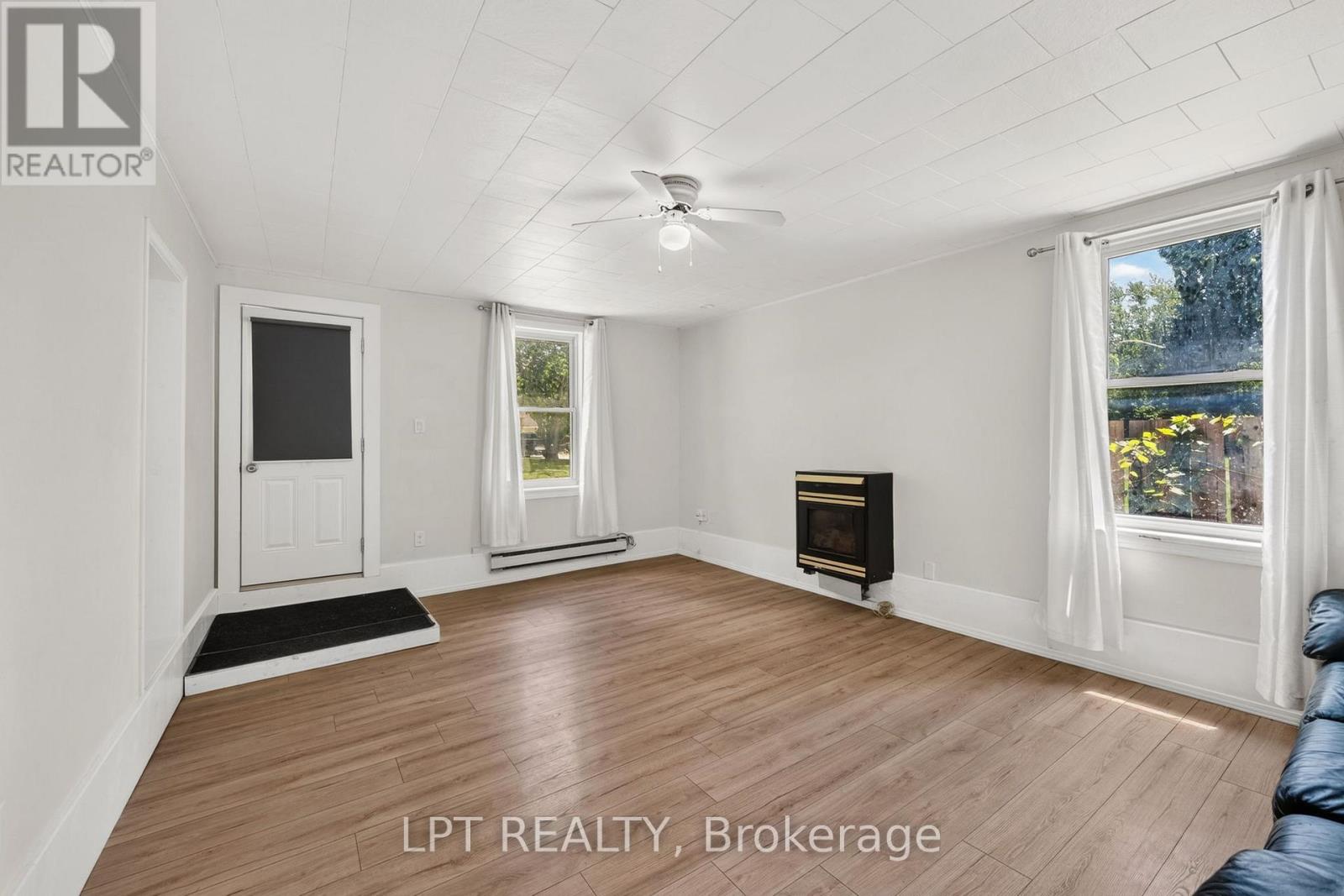 269 Richmond Street, North Middlesex, Ontario  N0M 2K0 - Photo 6 - X13483294