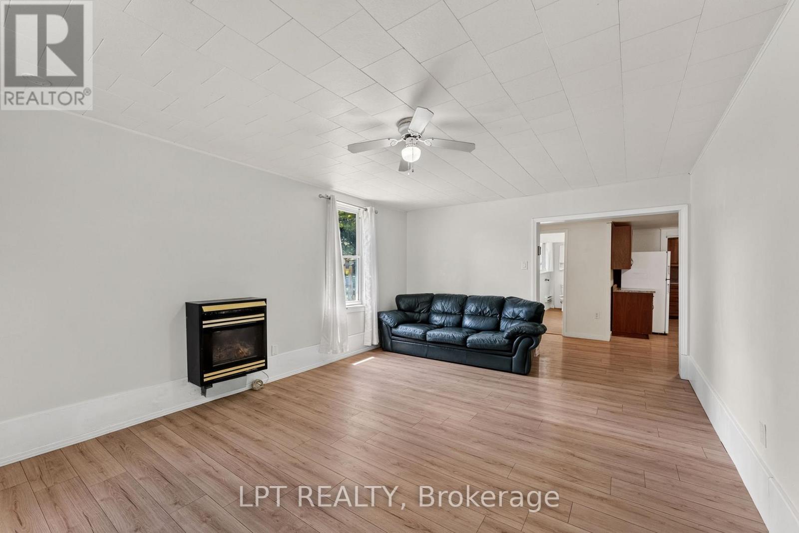 269 Richmond Street, North Middlesex, Ontario  N0M 2K0 - Photo 8 - X13483294