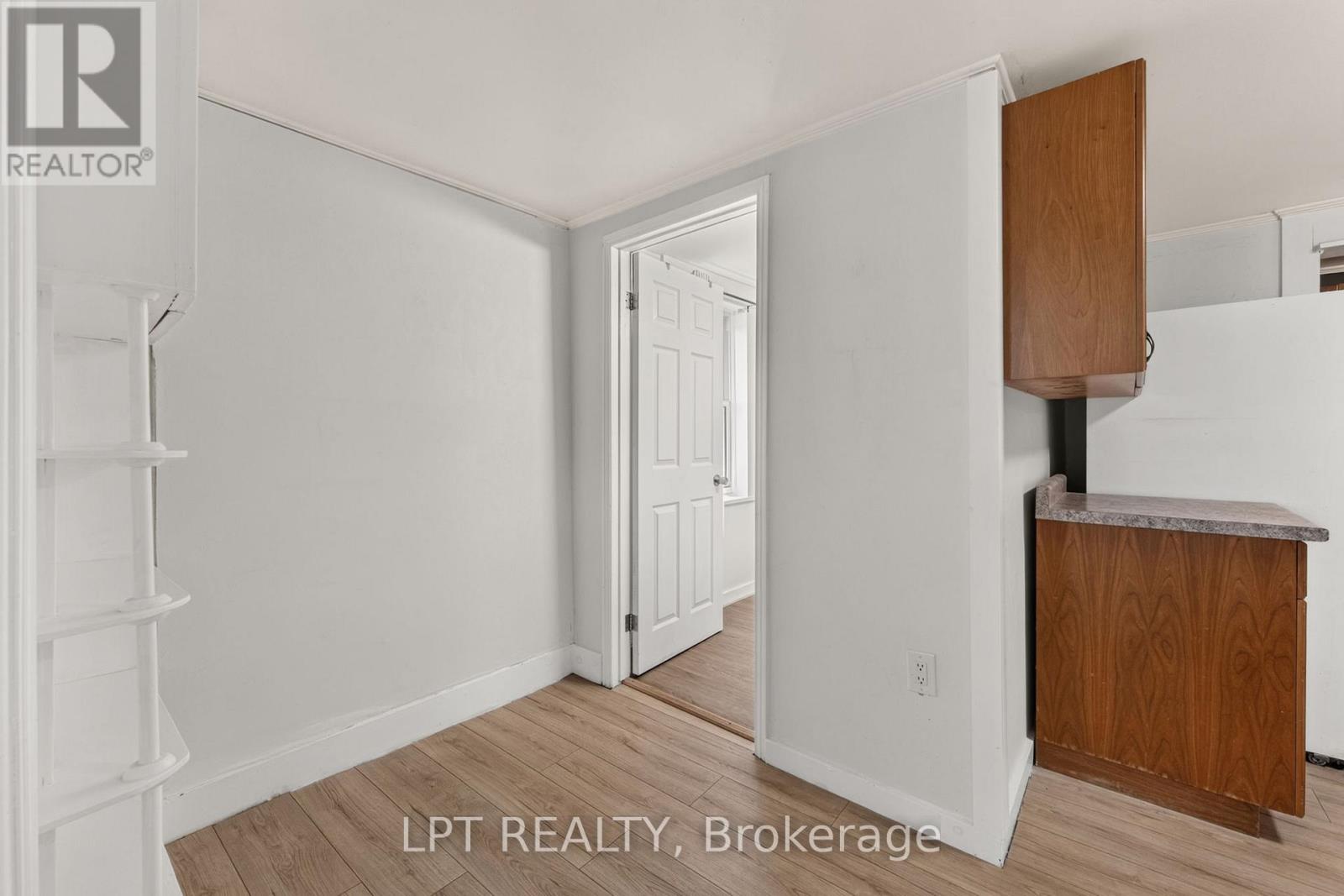 269 Richmond Street, North Middlesex, Ontario  N0M 2K0 - Photo 9 - X13483294