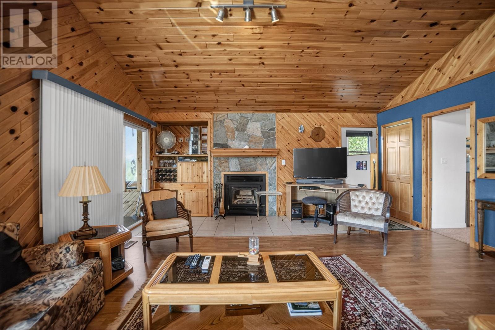 44 Bigstone Bay Lodge, Kirkup Township, Ontario  P9N 3W8 - Photo 8 - TB2601469
