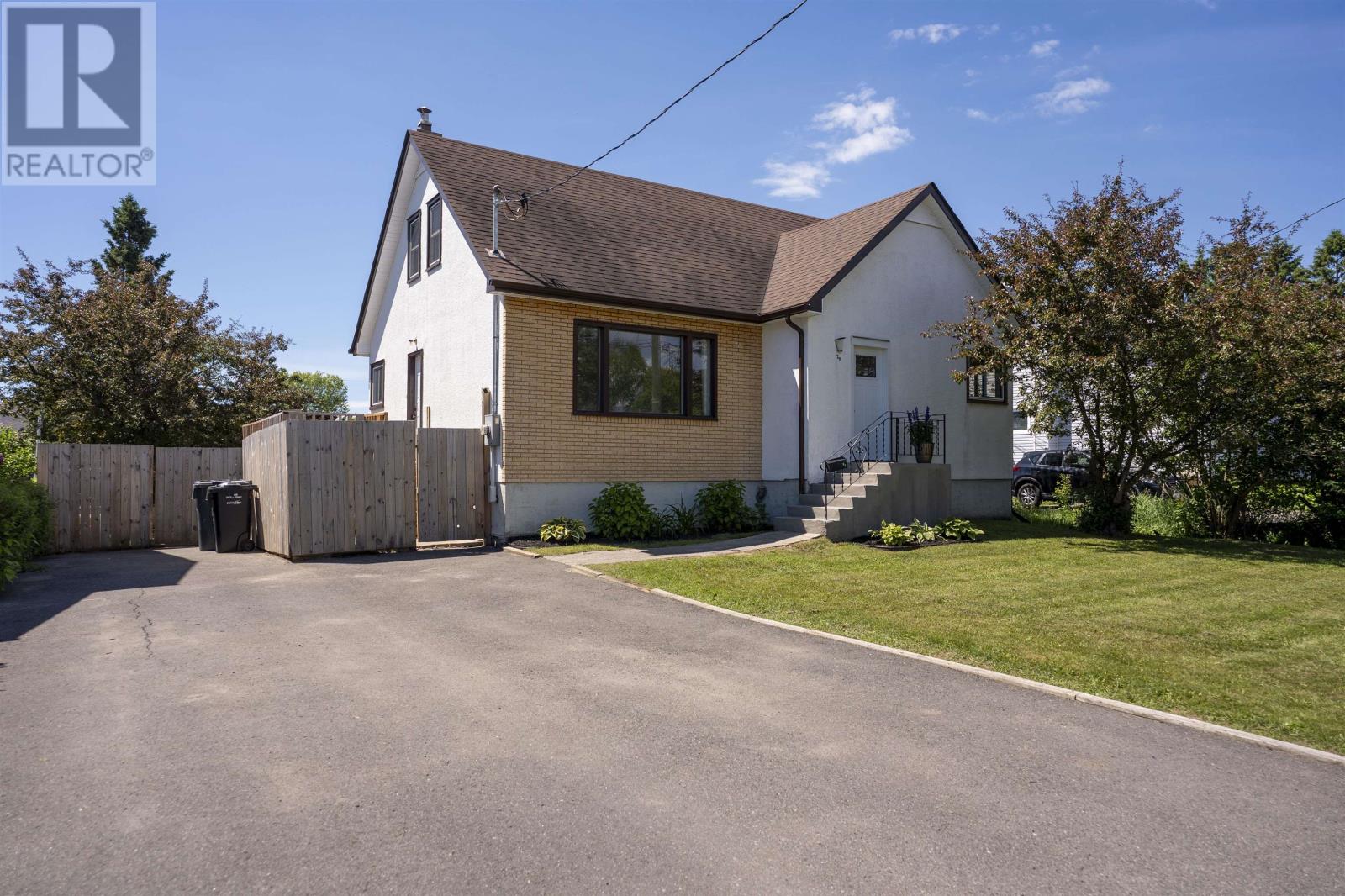79 Vera Ave, Thunder Bay, Ontario  P7A 6T7 - Photo 2 - TB2601672