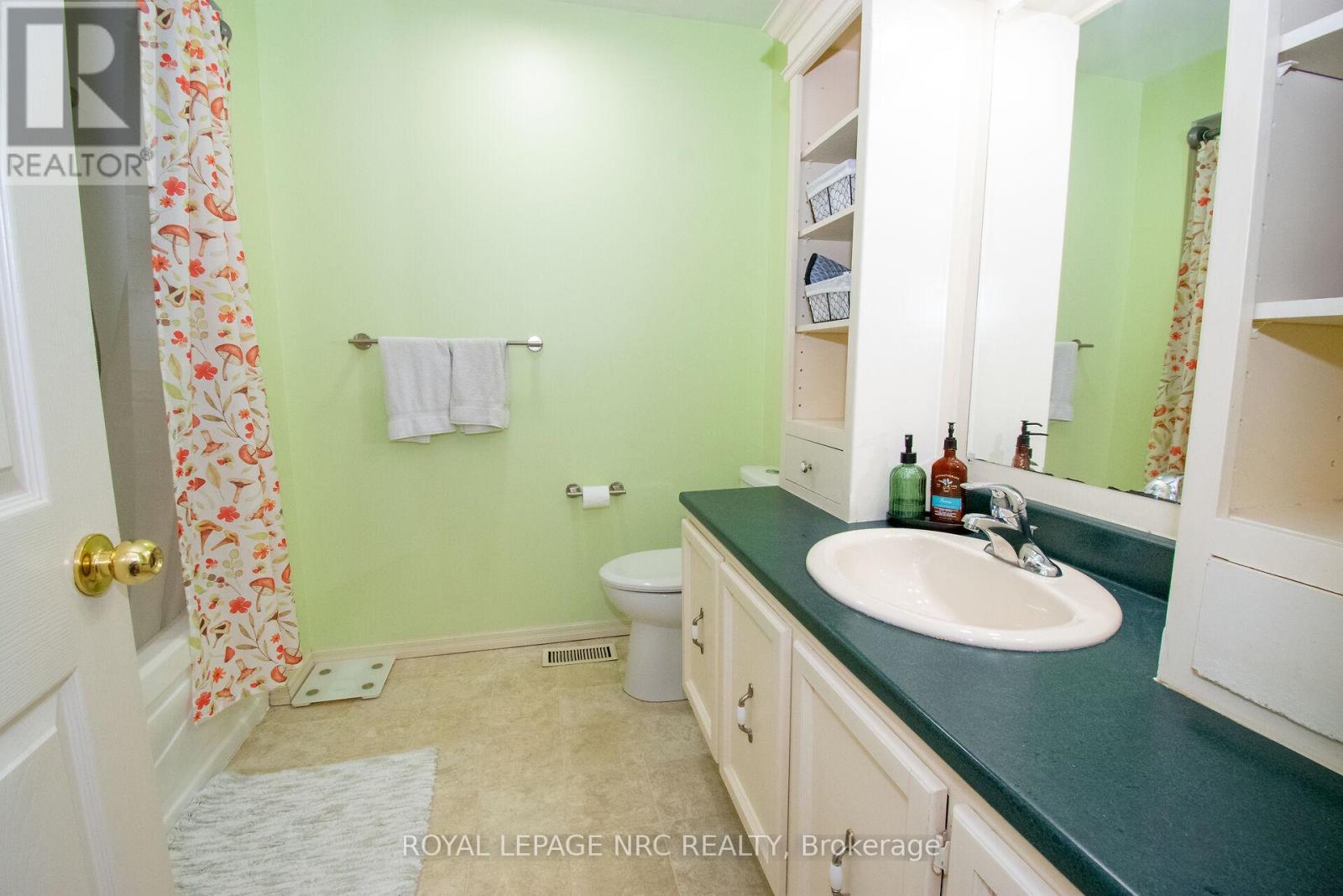 38 Carriage Road, St. Catharines (Secord Woods), Ontario L2P 1S9 - Photo 18 - X13483552