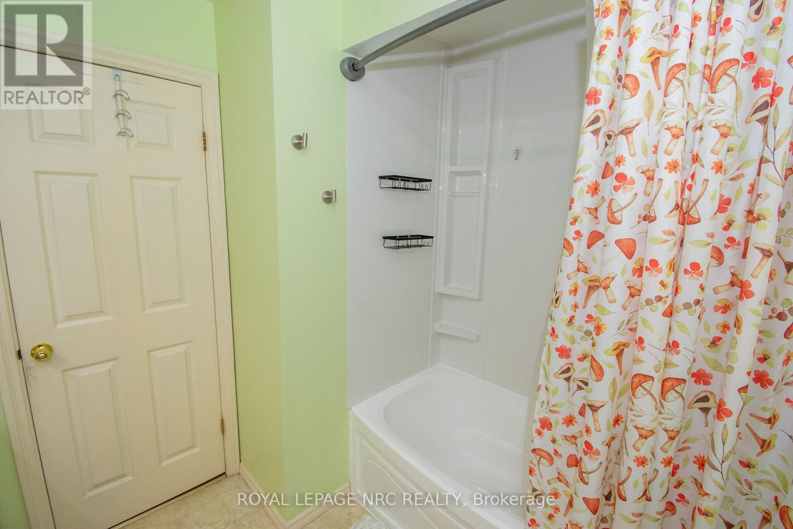 38 Carriage Road, St. Catharines (Secord Woods), Ontario L2P 1S9 - Photo 19 - X13483552