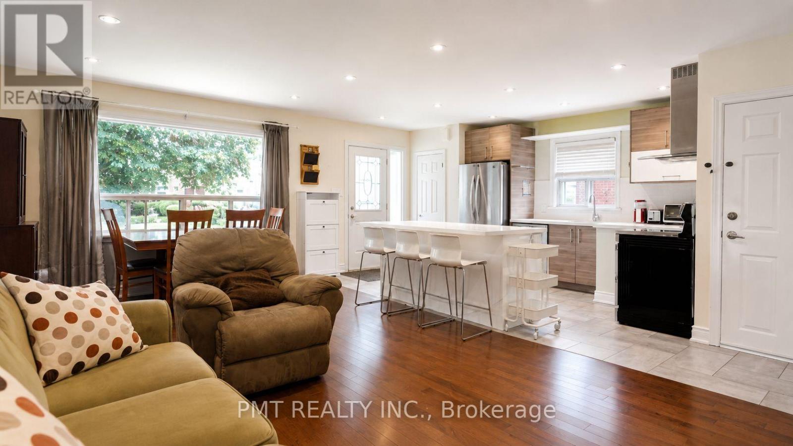 59 Mitcham Drive, Toronto, Ontario  M8W 2K2 - Photo 3 - W13483250