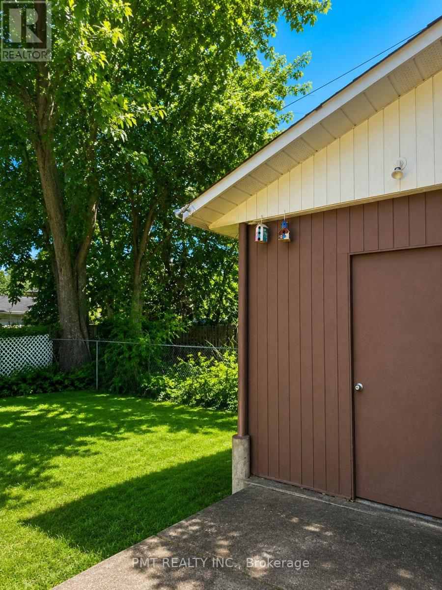 59 Mitcham Drive, Toronto, Ontario  M8W 2K2 - Photo 34 - W13483250