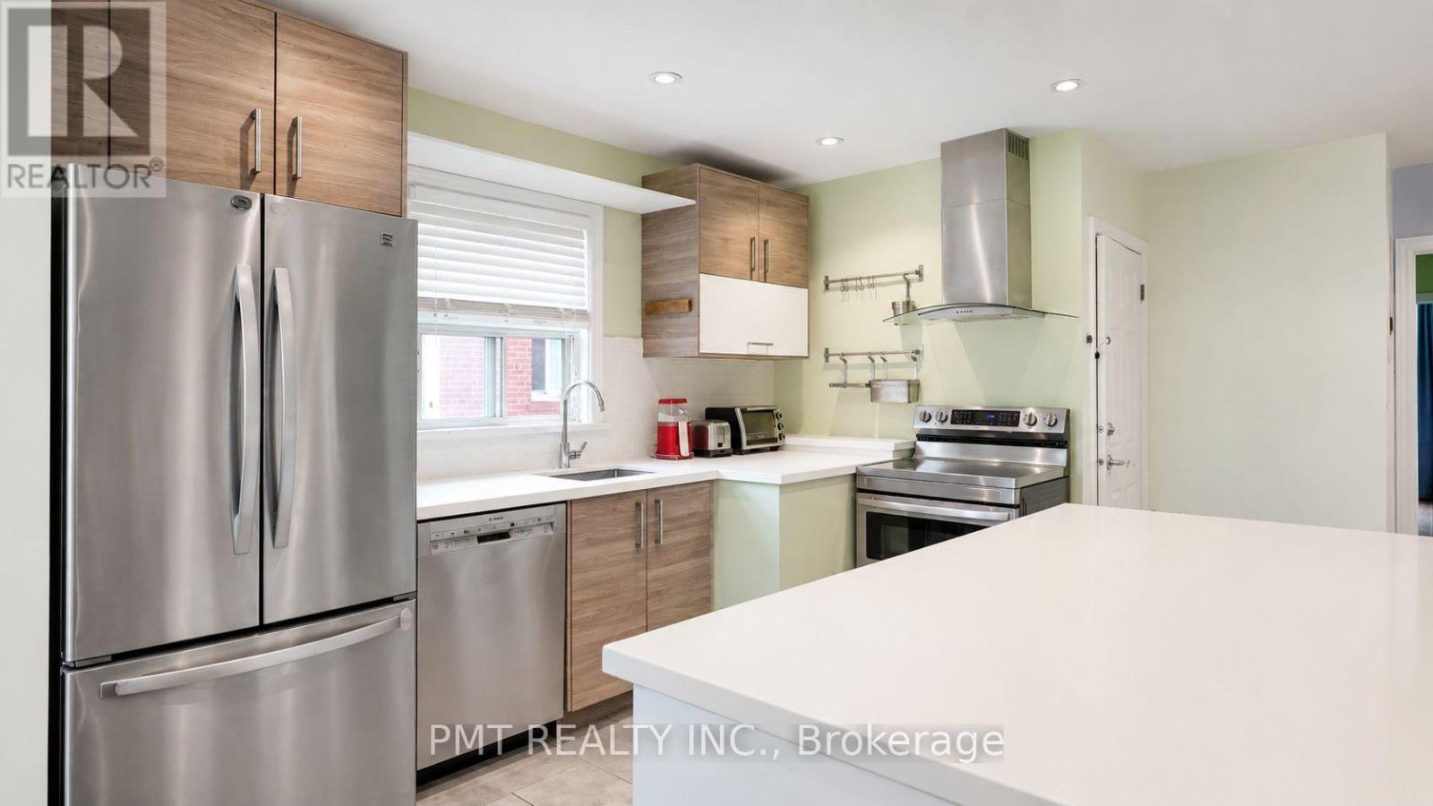 59 Mitcham Drive, Toronto, Ontario  M8W 2K2 - Photo 6 - W13483250