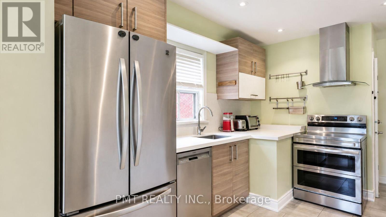 59 Mitcham Drive, Toronto, Ontario  M8W 2K2 - Photo 7 - W13483250