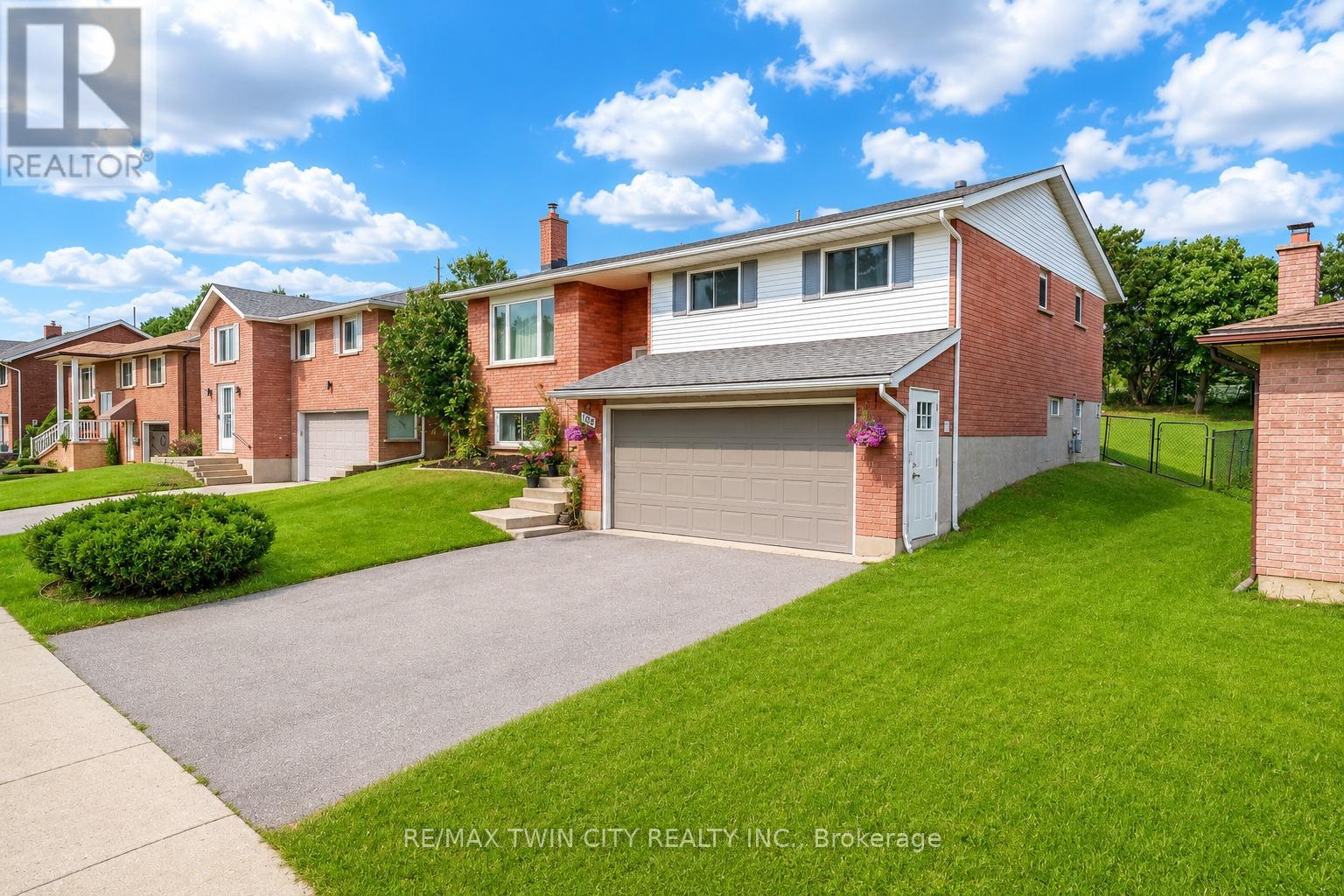 160 Gray Street, Kitchener, Ontario  N2A 3P7 - Photo 2 - X13483276