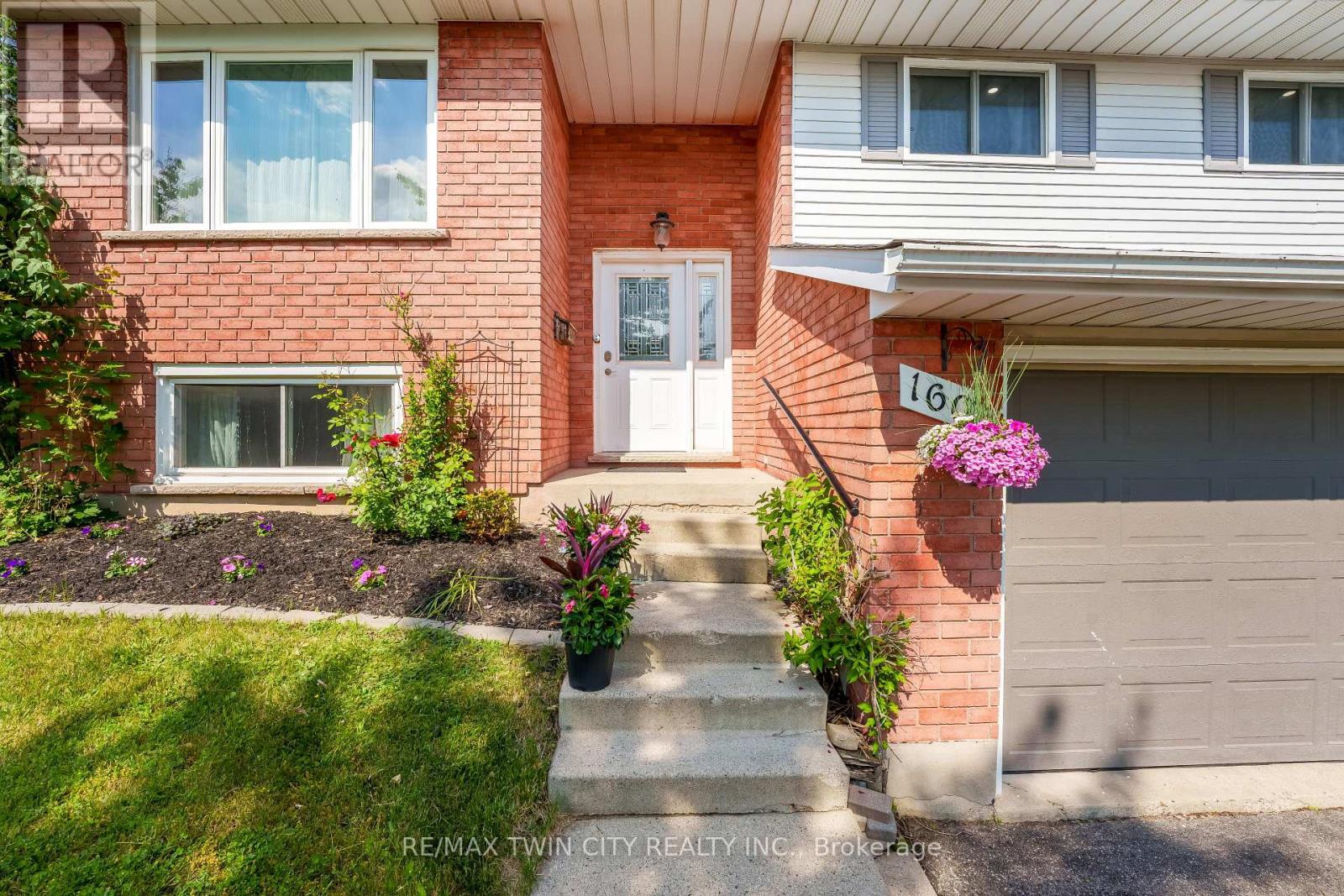 160 Gray Street, Kitchener, Ontario  N2A 3P7 - Photo 3 - X13483276