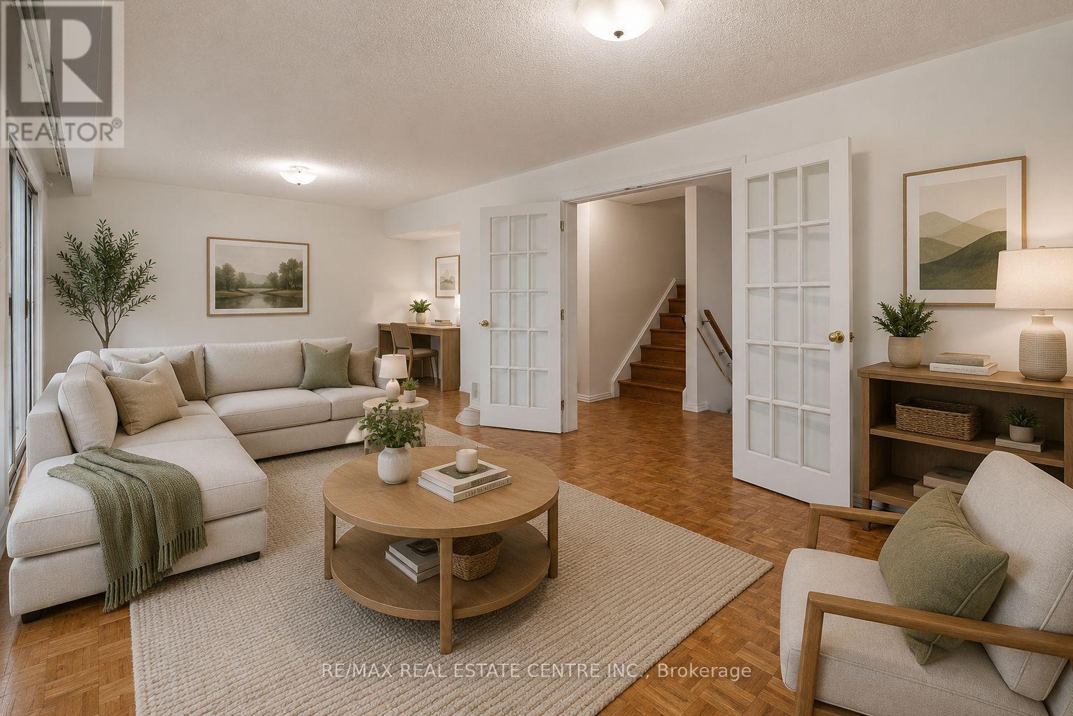 396 Pinemeadow Avenue, Mississauga, Ontario  L5B 2J9 - Photo 5 - W13481902