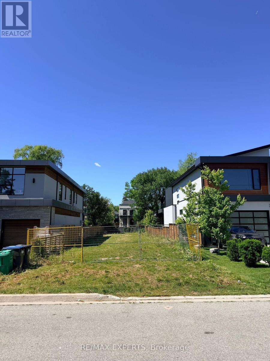 755 MONTBECK CRESCENT, Mississauga, Ontario