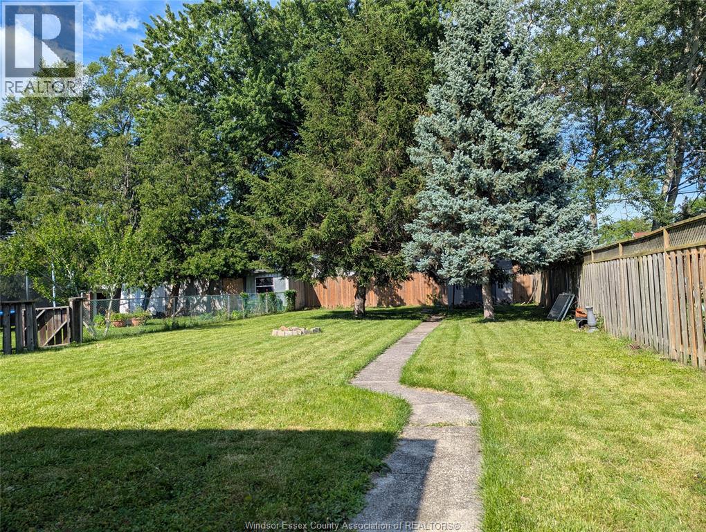 1982 Westminster, Windsor, Ontario  N8T 1X6 - Photo 31 - 26015023