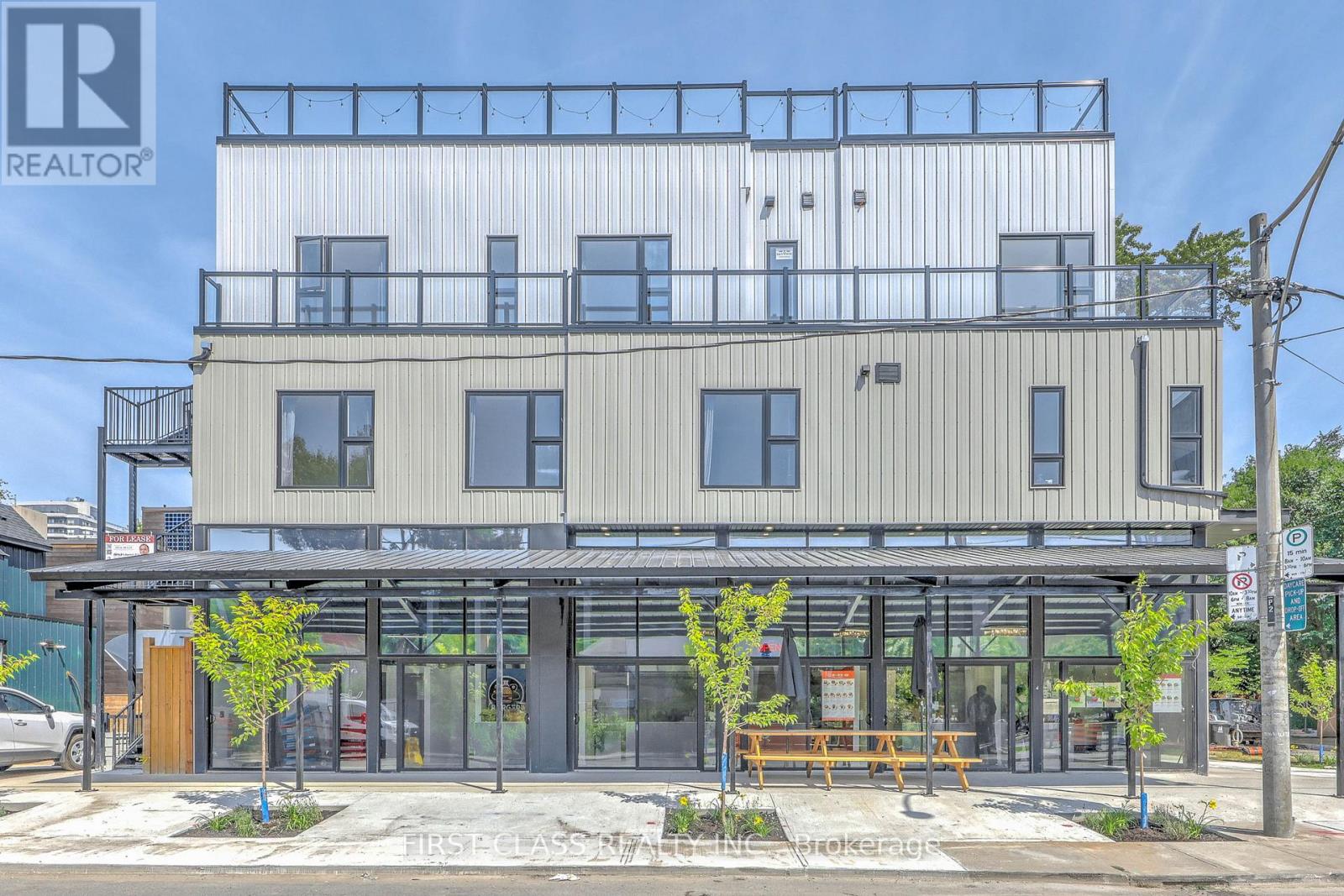 301 - 364 HURON STREET, Toronto, Ontario