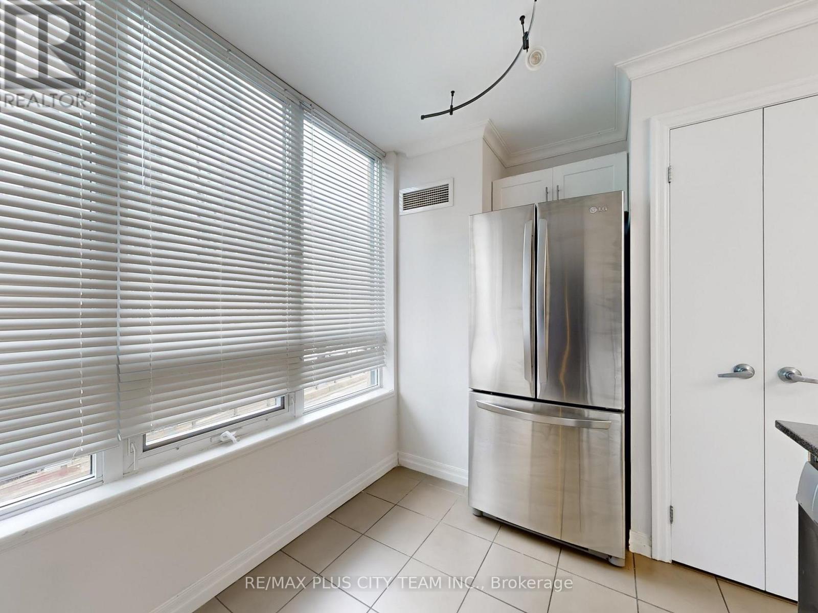 502 - 16 Yonge Street, Toronto, Ontario  M5E 2A1 - Photo 17 - C13483614