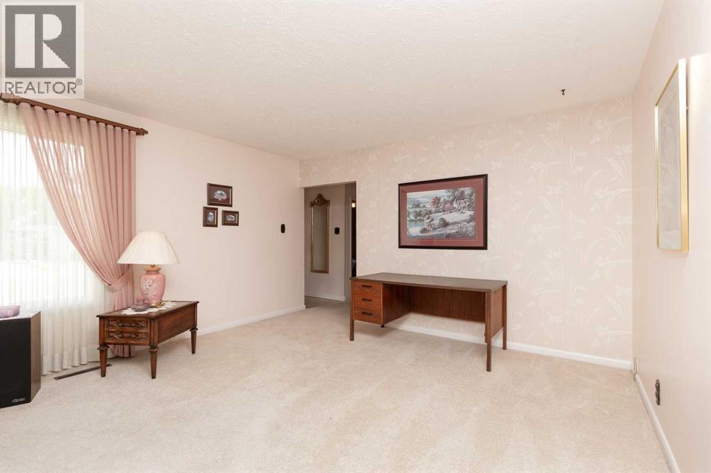 2209 8a Avenue S, Lethbridge, Alberta  T1J 1S7 - Photo 3 - A2322458