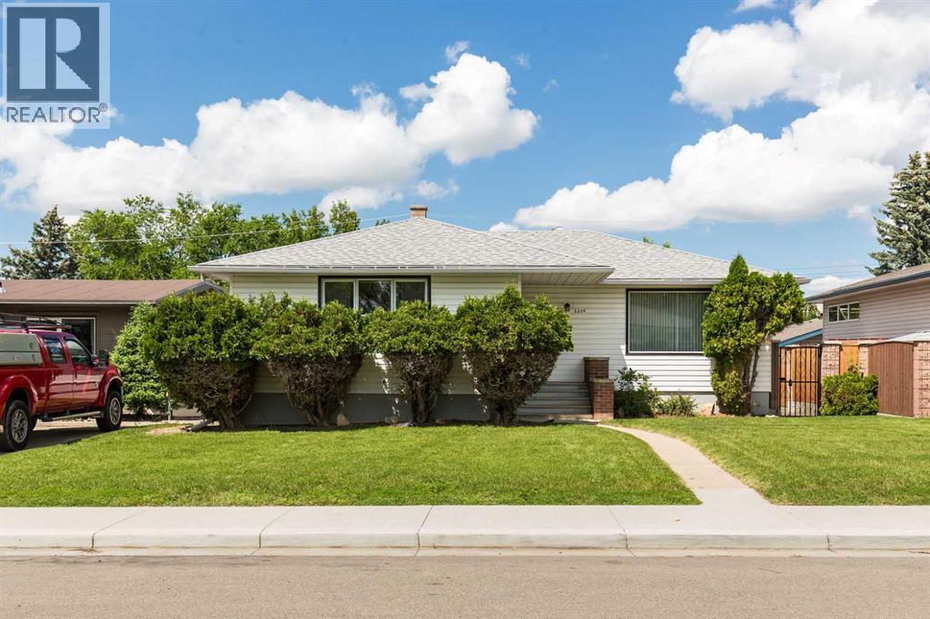 2209 8a Avenue S, Lethbridge, Alberta  T1J 1S7 - Photo 33 - A2322458