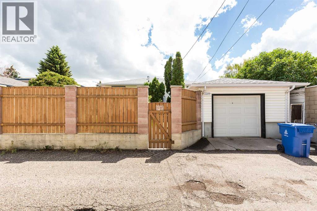 2209 8a Avenue S, Lethbridge, Alberta  T1J 1S7 - Photo 30 - A2322458