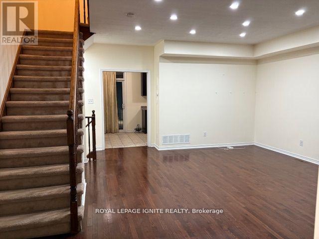 11 Curran Hall Crescent, Toronto, Ontario  M1G 0A1 - Photo 2 - E13483402
