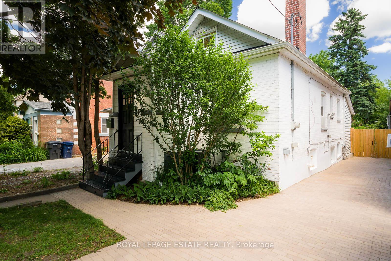 215 Pickering Street, Toronto, Ontario  M4E 3J9 - Photo 4 - E13483440