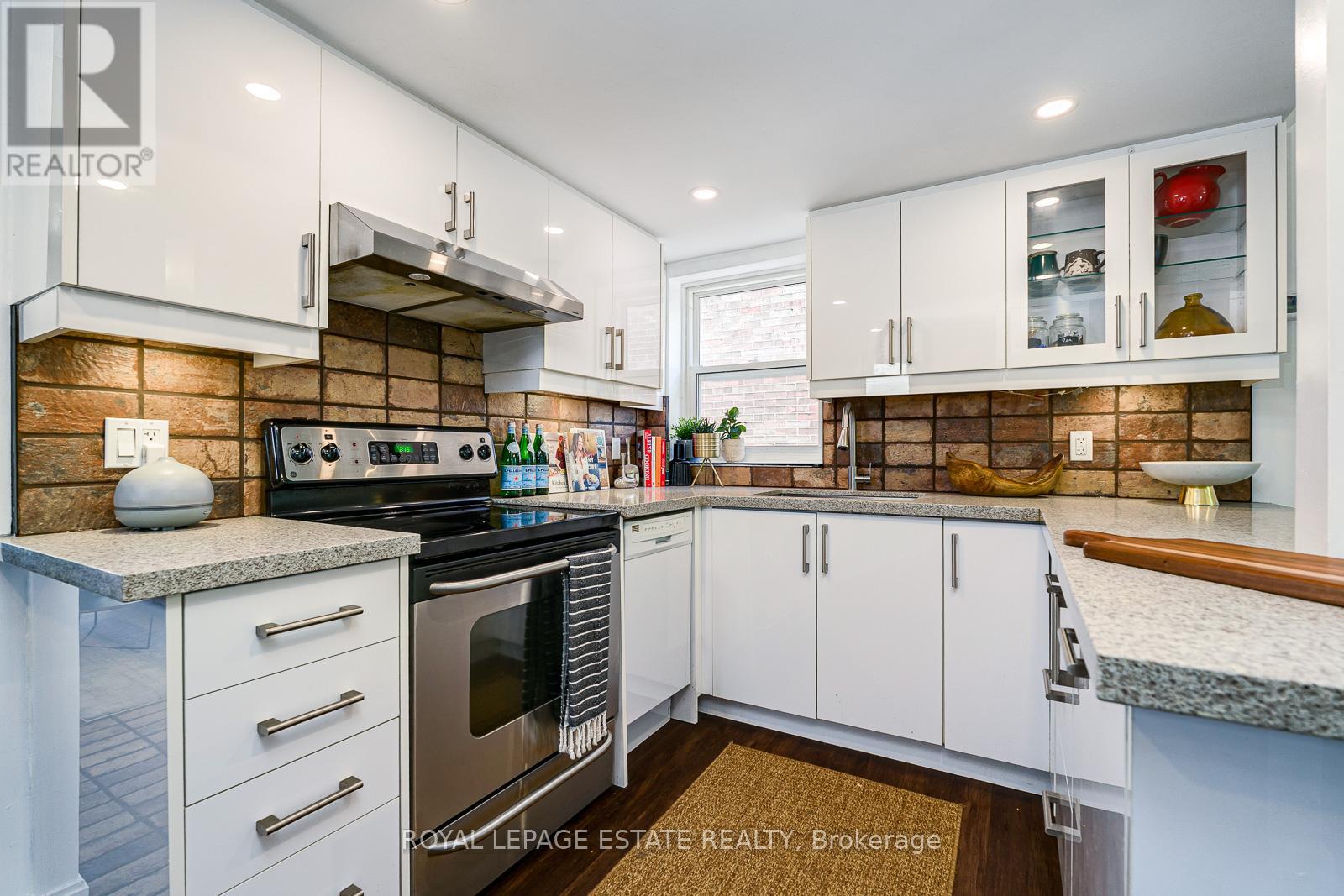 215 Pickering Street, Toronto, Ontario  M4E 3J9 - Photo 9 - E13483440