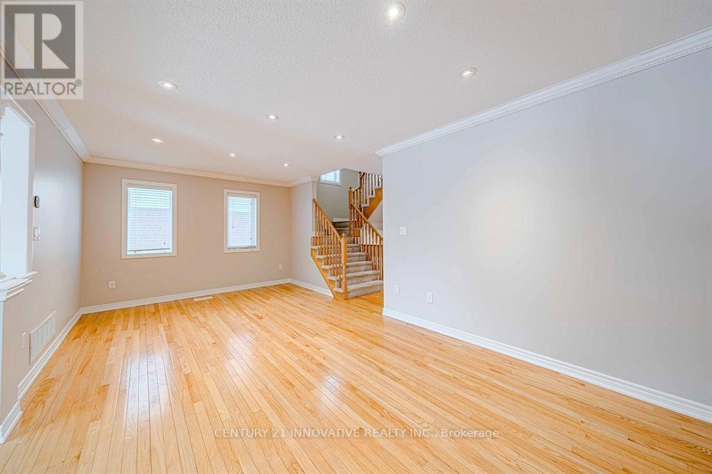 63 Kirkland Place, Whitby, Ontario  L1P 1X1 - Photo 10 - E13483504