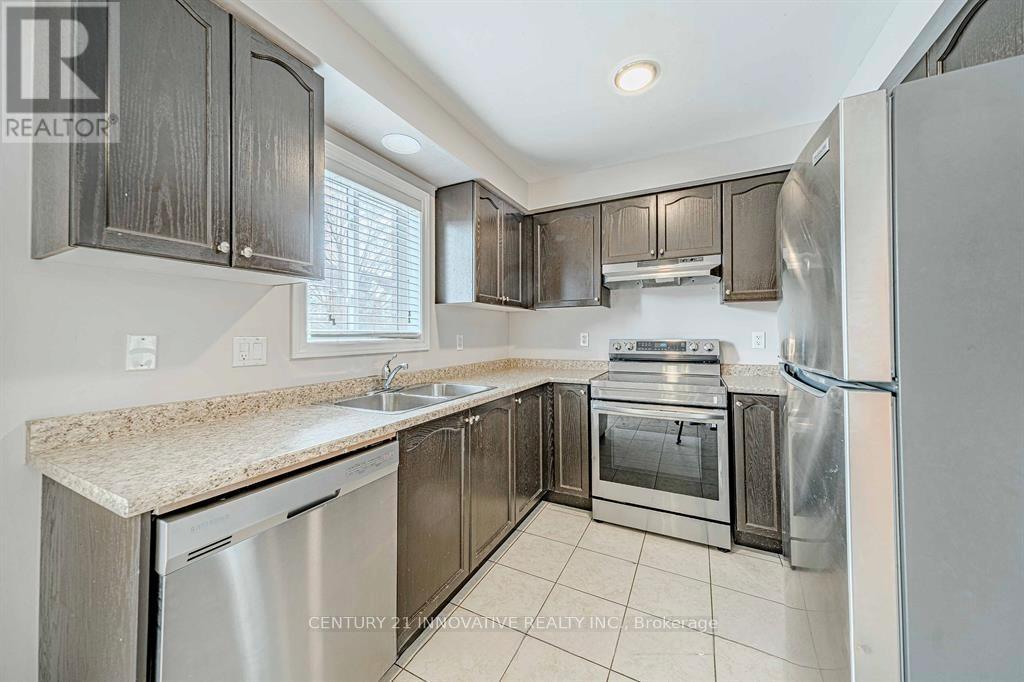 63 Kirkland Place, Whitby, Ontario  L1P 1X1 - Photo 14 - E13483504
