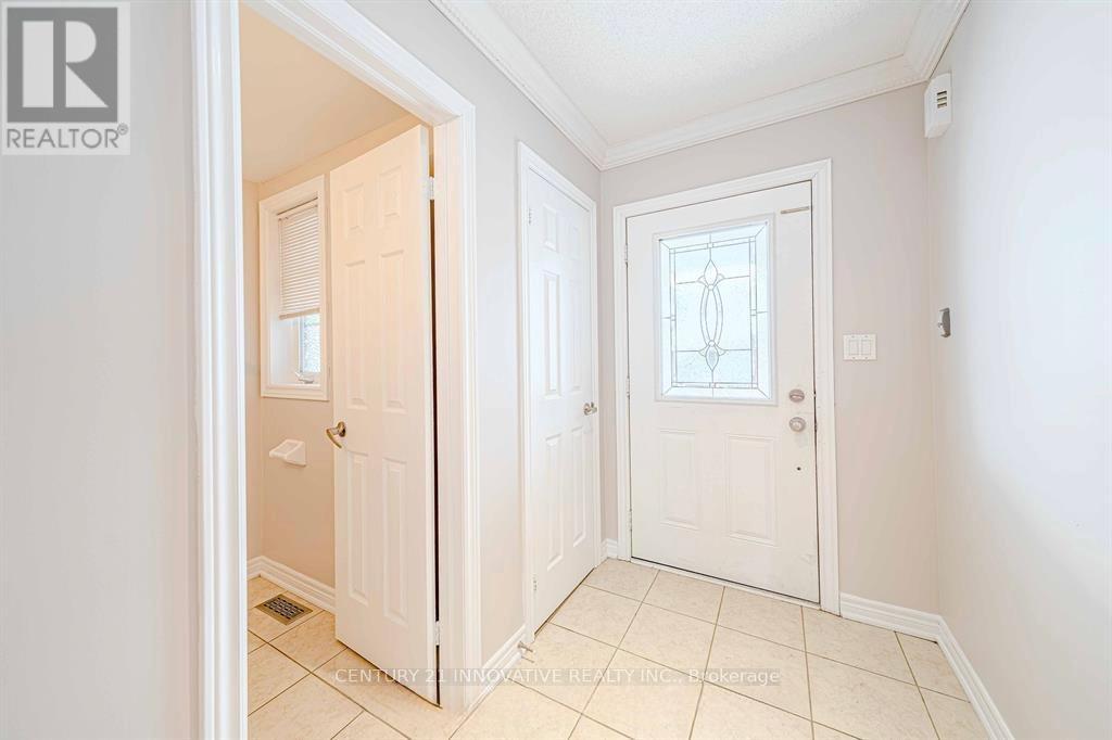 63 Kirkland Place, Whitby, Ontario  L1P 1X1 - Photo 4 - E13483504
