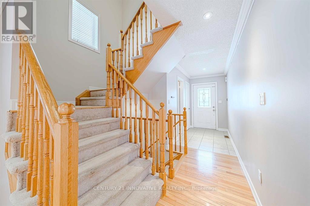 63 Kirkland Place, Whitby, Ontario  L1P 1X1 - Photo 6 - E13483504